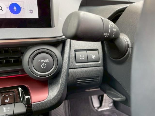 プリウス Z 全方位カメラ 黒革シート スマートキー 前席シートヒーター 前席シートエアコン プリクラッシュセーフティ ステアリングヒーター 2.0ETC オートハイビーム パワーバックドア パノラマルーフ(15枚目)