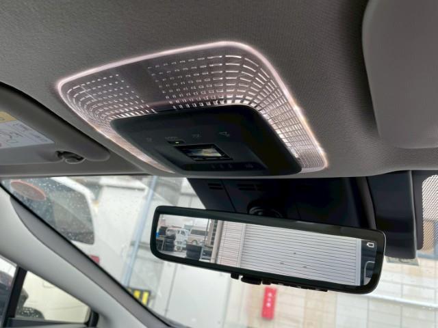 プリウス Z 全方位カメラ 黒革シート スマートキー 前席シートヒーター 前席シートエアコン プリクラッシュセーフティ ステアリングヒーター 2.0ETC オートハイビーム パワーバックドア パノラマルーフ(18枚目)