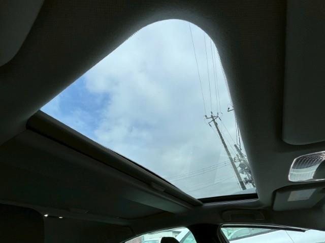 プリウス Z 全方位カメラ 黒革シート スマートキー 前席シートヒーター 前席シートエアコン プリクラッシュセーフティ ステアリングヒーター 2.0ETC オートハイビーム パワーバックドア パノラマルーフ(19枚目)