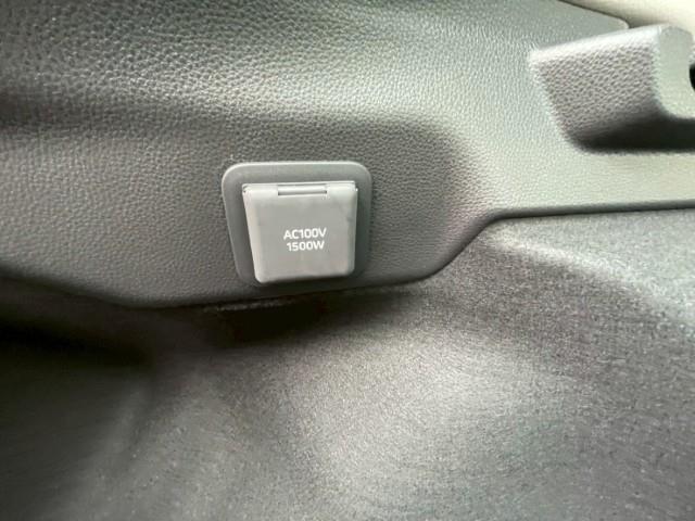 プリウス Z 全方位カメラ 黒革シート スマートキー 前席シートヒーター 前席シートエアコン プリクラッシュセーフティ ステアリングヒーター 2.0ETC オートハイビーム パワーバックドア パノラマルーフ(20枚目)