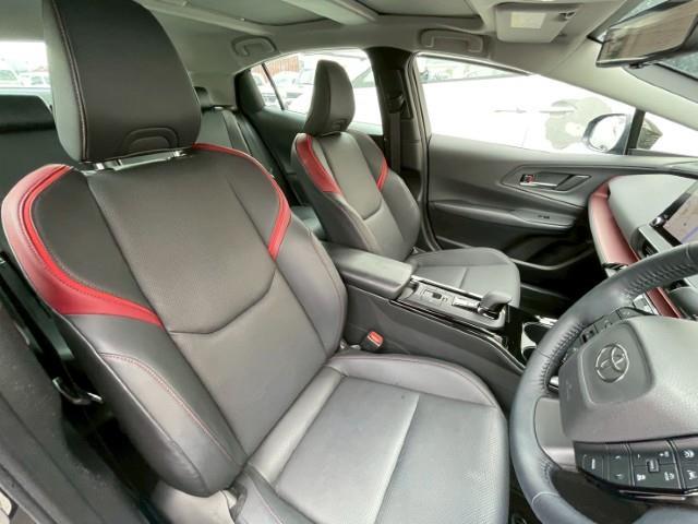 プリウス Z 全方位カメラ 黒革シート スマートキー 前席シートヒーター 前席シートエアコン プリクラッシュセーフティ ステアリングヒーター 2.0ETC オートハイビーム パワーバックドア パノラマルーフ(22枚目)