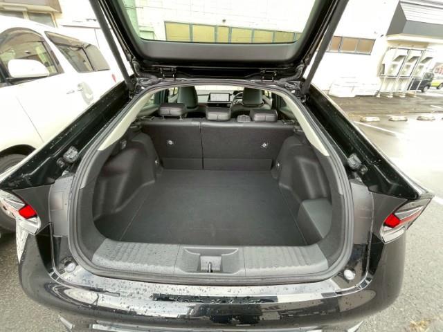 プリウス Z 全方位カメラ 黒革シート スマートキー 前席シートヒーター 前席シートエアコン プリクラッシュセーフティ ステアリングヒーター 2.0ETC オートハイビーム パワーバックドア パノラマルーフ(29枚目)