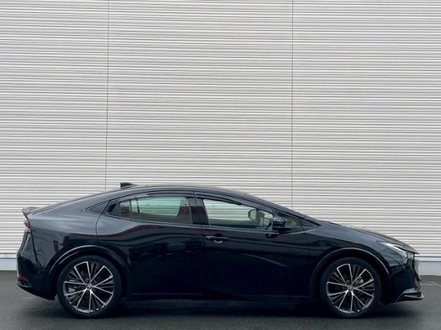 プリウス Z 全方位カメラ 黒革シート スマートキー 前席シートヒーター 前席シートエアコン プリクラッシュセーフティ ステアリングヒーター 2.0ETC オートハイビーム パワーバックドア パノラマルーフ(37枚目)