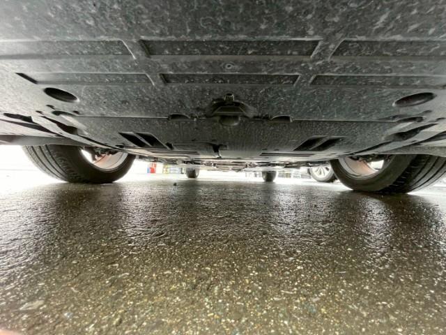 プリウス Z 全方位カメラ 黒革シート スマートキー 前席シートヒーター 前席シートエアコン プリクラッシュセーフティ ステアリングヒーター 2.0ETC オートハイビーム パワーバックドア パノラマルーフ(40枚目)