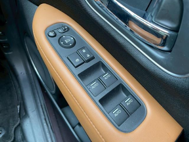 ヴェゼル ハイブリッドＺ・ホンダセンシング　４ＷＤ　ホンダセンシング　純正ギャザズＳＤナビ　バックカメラ　レーダークルコン　ハーフレザーシート　前席シートヒーター　ＥＴＣ　ＵＳＢ入力端子　トラクションコントロール　レーンキープアシスト（18枚目）