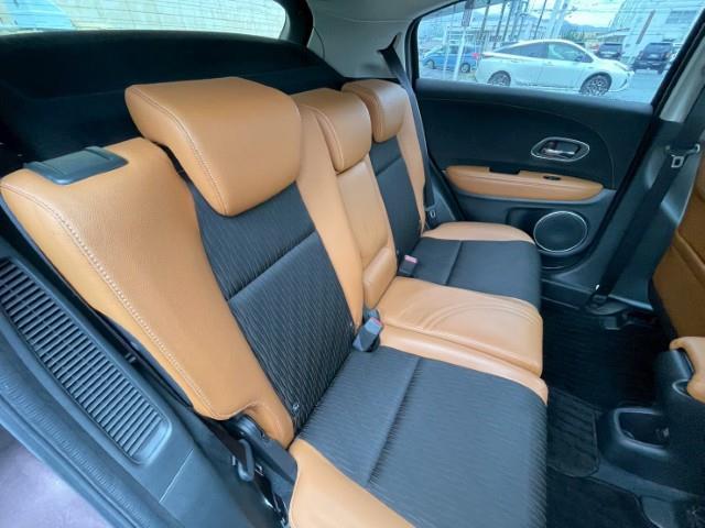 ヴェゼル ハイブリッドＺ・ホンダセンシング　４ＷＤ　ホンダセンシング　純正ギャザズＳＤナビ　バックカメラ　レーダークルコン　ハーフレザーシート　前席シートヒーター　ＥＴＣ　ＵＳＢ入力端子　トラクションコントロール　レーンキープアシスト（28枚目）