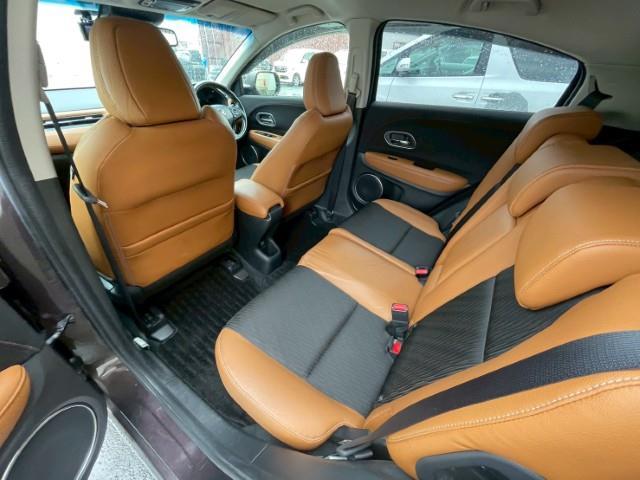 ヴェゼル ハイブリッドＺ・ホンダセンシング　４ＷＤ　ホンダセンシング　純正ギャザズＳＤナビ　バックカメラ　レーダークルコン　ハーフレザーシート　前席シートヒーター　ＥＴＣ　ＵＳＢ入力端子　トラクションコントロール　レーンキープアシスト（29枚目）