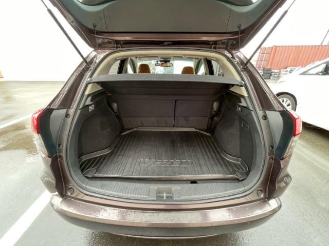 ヴェゼル ハイブリッドＺ・ホンダセンシング　４ＷＤ　ホンダセンシング　純正ギャザズＳＤナビ　バックカメラ　レーダークルコン　ハーフレザーシート　前席シートヒーター　ＥＴＣ　ＵＳＢ入力端子　トラクションコントロール　レーンキープアシスト（31枚目）