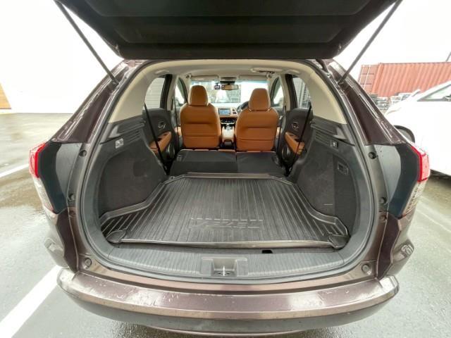 ヴェゼル ハイブリッドＺ・ホンダセンシング　４ＷＤ　ホンダセンシング　純正ギャザズＳＤナビ　バックカメラ　レーダークルコン　ハーフレザーシート　前席シートヒーター　ＥＴＣ　ＵＳＢ入力端子　トラクションコントロール　レーンキープアシスト（32枚目）