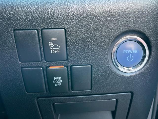 ヴェルファイアハイブリッド ＺＲ　ステアリングリモコン　ＡＶＨ　パワーバックドア　シートメモリー　フォグライト　電動格納ミラー（8枚目）