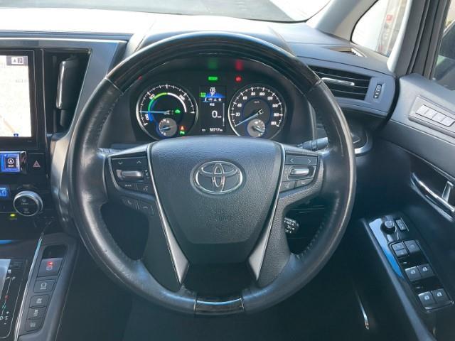 ヴェルファイアハイブリッド ＺＲ　ステアリングリモコン　ＡＶＨ　パワーバックドア　シートメモリー　フォグライト　電動格納ミラー（13枚目）