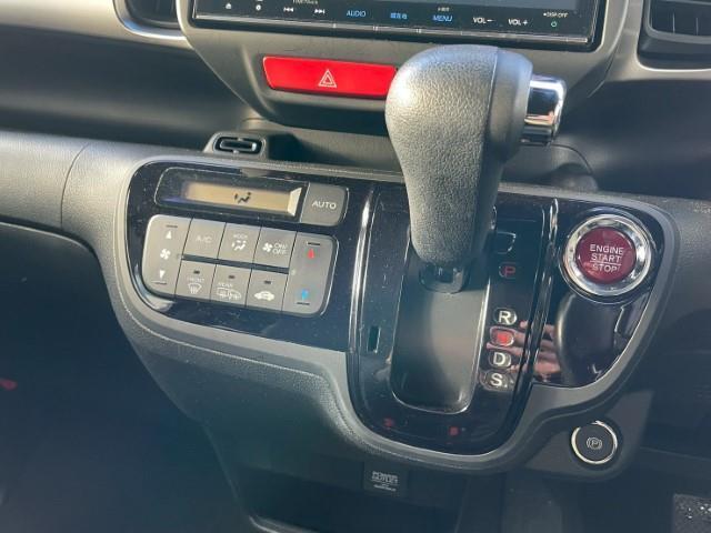 N-BOXスラッシュ G・ターボAパッケージ 純正8インチSDナビパドルシフト ステアリングリモコン 電動格納ミラー フォグランプ エンジンスタートボタン 4WD スマートキー バックカメラ ETC フロアマット(6枚目)