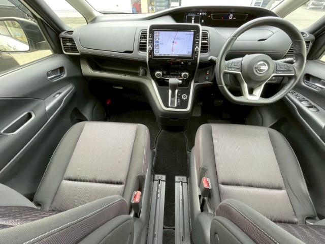 セレナ ハイウェイスター VセレクションII アラウンドビューモニター フリップダウンモニター 純正LEDヘッドライト・フォグランプ エマージェンシーブレーキ ドラレコ(2枚目)