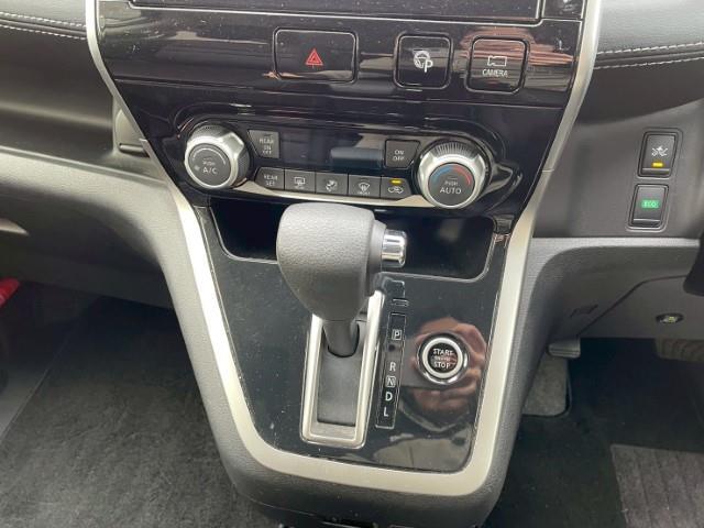 セレナ ハイウェイスター VセレクションII アラウンドビューモニター フリップダウンモニター 純正LEDヘッドライト・フォグランプ エマージェンシーブレーキ ドラレコ(6枚目)