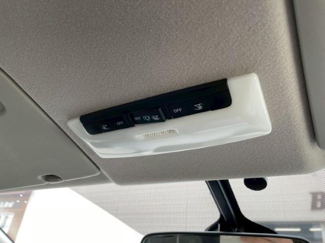 セレナ ハイウェイスター VセレクションII アラウンドビューモニター フリップダウンモニター 純正LEDヘッドライト・フォグランプ エマージェンシーブレーキ ドラレコ(10枚目)