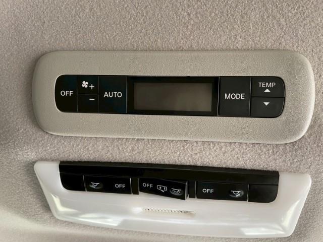 セレナ ハイウェイスター VセレクションII アラウンドビューモニター フリップダウンモニター 純正LEDヘッドライト・フォグランプ エマージェンシーブレーキ ドラレコ(11枚目)