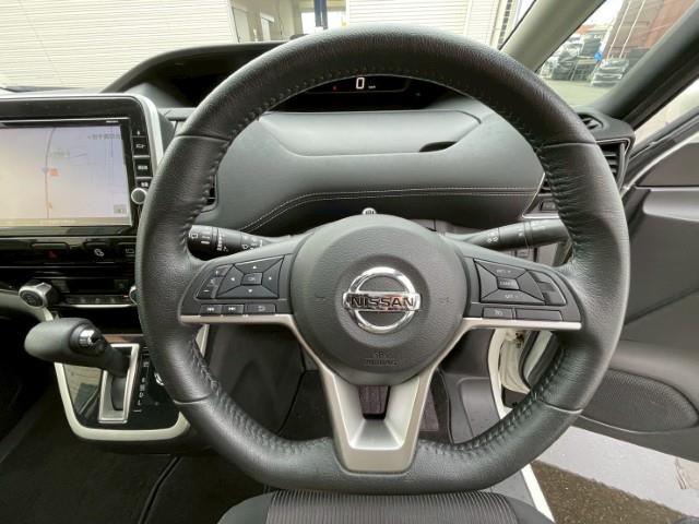 セレナ ハイウェイスター VセレクションII アラウンドビューモニター フリップダウンモニター 純正LEDヘッドライト・フォグランプ エマージェンシーブレーキ ドラレコ(19枚目)