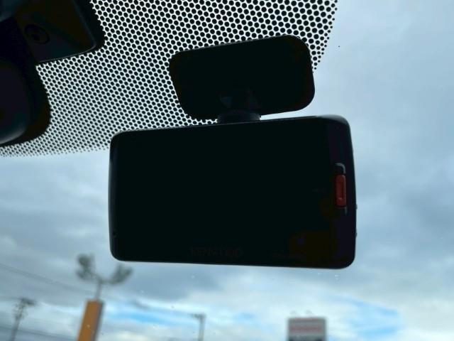 フリードハイブリッド ハイブリッド・Gホンダセンシング スペアキー バックカメラ スマートキー ホンダセンシング レーダークルーズ LEDヘッドライト 両側パワースライドドア ETC 前方ドラレコ フリップダウンモニター 横滑り防止(9枚目)