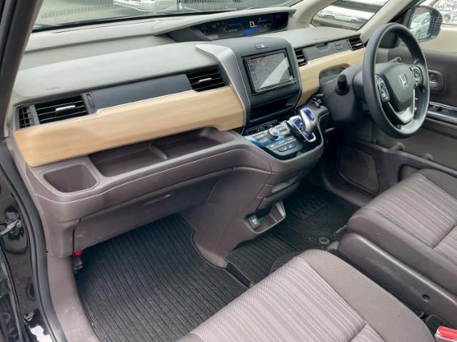 フリードハイブリッド ハイブリッド・Gホンダセンシング スペアキー バックカメラ スマートキー ホンダセンシング レーダークルーズ LEDヘッドライト 両側パワースライドドア ETC 前方ドラレコ フリップダウンモニター 横滑り防止(19枚目)