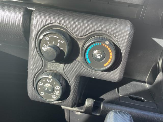 サクシードバン UL 全塗装 4WD ルーフラック ETC フロアマット オートライト 横滑り防止 ヘッドライトレベライザー(8枚目)