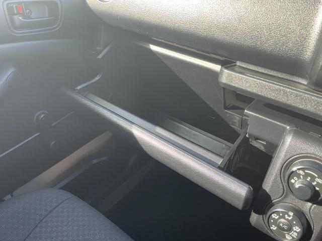 サクシードバン UL 全塗装 4WD ルーフラック ETC フロアマット オートライト 横滑り防止 ヘッドライトレベライザー(12枚目)