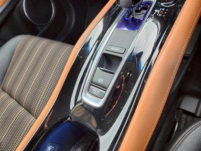 ヴェゼル ハイブリッドZ・ホンダセンシング 純正ナビBT/CD/フルセグTV/HDMIバックカメラ純正エンジンスタータークルーズコントロールLEDヘッドライトフロントフォグレーンキープアシストホンダセンシング前席シートヒーター(9枚目)