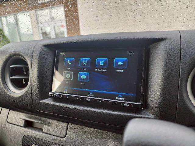 NV350キャラバンバン DX アラウンドビューモニター 社外オーディオ フルセグ/CD/BT 純正フロアマット 衝突被害軽減ブレーキ ETC 切替4WD レザー調シートカバー スペアキー(22枚目)