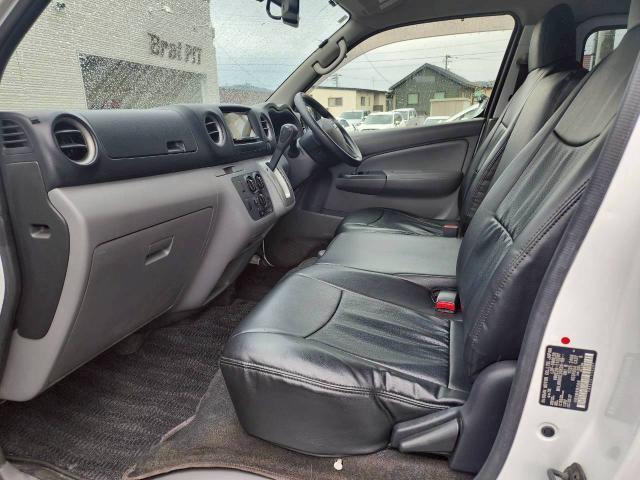 NV350キャラバンバン DX アラウンドビューモニター 社外オーディオ フルセグ/CD/BT 純正フロアマット 衝突被害軽減ブレーキ ETC 切替4WD レザー調シートカバー スペアキー(28枚目)