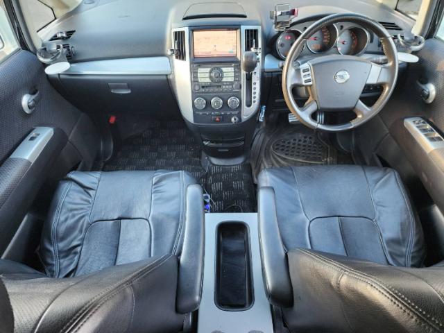 プレサージュ ライダーアルファＩＩ　ローダウン　純正ナビ　Ｂｌｕｅｔｏｏｔｈ／ＣＤ　バックカメラ　サンルーフ　後列用モニター　片側パワースライドドア　社外エンジンスターター（3枚目）