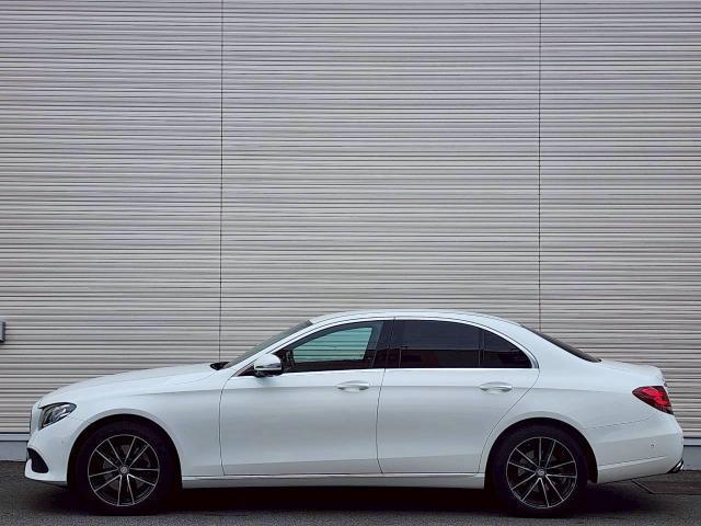 Ｅクラス Ｅ２００　４マチック　アバンギャルド　Ｂｕｒｍｅｓｔｅｒ製スピーカー　本革シート　ドラレコ　前席パワーシート　全席シートヒーター　全方位カメラ　純正ナビ　フルセグ／ＢＴ／ラジオ　レーダークルコン　パドルシフト　保証書　取扱説明書　スペアキ（7枚目）