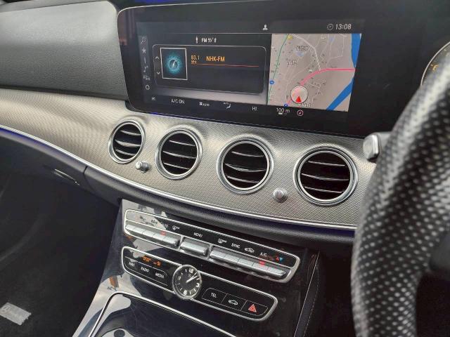 Ｅクラス Ｅ２００　４マチック　アバンギャルド　Ｂｕｒｍｅｓｔｅｒ製スピーカー　本革シート　ドラレコ　前席パワーシート　全席シートヒーター　全方位カメラ　純正ナビ　フルセグ／ＢＴ／ラジオ　レーダークルコン　パドルシフト　保証書　取扱説明書　スペアキ（8枚目）