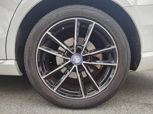 Ｅクラス Ｅ２００　４マチック　アバンギャルド　Ｂｕｒｍｅｓｔｅｒ製スピーカー　本革シート　ドラレコ　前席パワーシート　全席シートヒーター　全方位カメラ　純正ナビ　フルセグ／ＢＴ／ラジオ　レーダークルコン　パドルシフト　保証書　取扱説明書　スペアキ（14枚目）