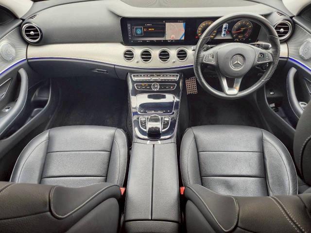 Ｅクラス Ｅ２００　４マチック　アバンギャルド　Ｂｕｒｍｅｓｔｅｒ製スピーカー　本革シート　ドラレコ　前席パワーシート　全席シートヒーター　全方位カメラ　純正ナビ　フルセグ／ＢＴ／ラジオ　レーダークルコン　パドルシフト　保証書　取扱説明書　スペアキ（16枚目）