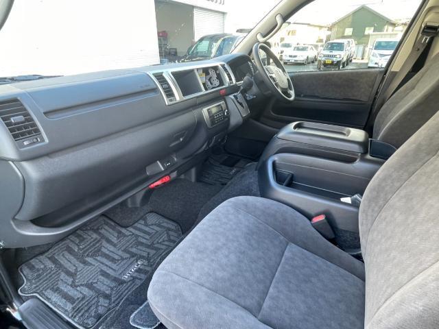 ハイエースワゴン ＧＬ　前後ソナー　デジタルインナーミラー　ＬＥＤヘッドライト　フォグ　片側パワスラ　純正フロアマット　オートハイビーム　トヨタセーフティセンス　スペアキー　保証書　取扱説明書（24枚目）