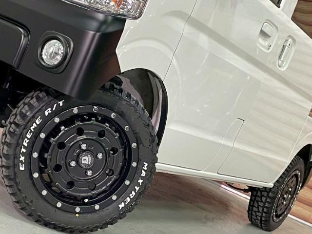 エブリイ ジョインターボ　１４ＡＷ　デザートテックＬＣ－８　マックストレックエクストリームＲ／Ｔ　リフトアップキット　シートカバー　マット茶木目インテリパネル　マット茶木目ハンドル　ＬＥＤヘッドライト　純正ラバーマット（36枚目）