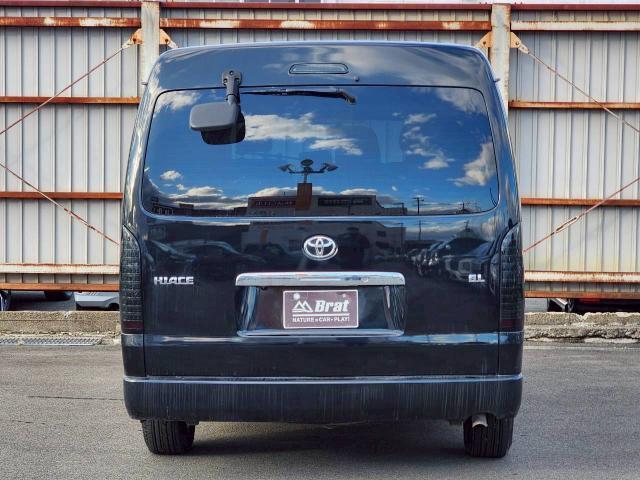 ハイエースワゴン ＧＬ　社外ナビ　ＣＤ／ＤＶＤ／ＢＴ／フルセグ　Ｂカメラ　オートライト　パワースライドドア　純正フロアマット　リアモニター　１００Ｖ電源　取扱説明書　スペアキー（3枚目）