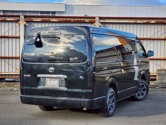 ハイエースワゴン ＧＬ　社外ナビ　ＣＤ／ＤＶＤ／ＢＴ／フルセグ　Ｂカメラ　オートライト　パワースライドドア　純正フロアマット　リアモニター　１００Ｖ電源　取扱説明書　スペアキー（7枚目）