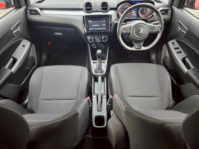 スイフト ハイブリッドＲＳ　全方位モニター　純正メモリナビ　ＣＤ／ＤＶＤ／ＢＴ／フルセグ　純正フロアマット　シートヒーター　ＵＳＢ接続　保証書　取扱説明書　スペアキー（2枚目）