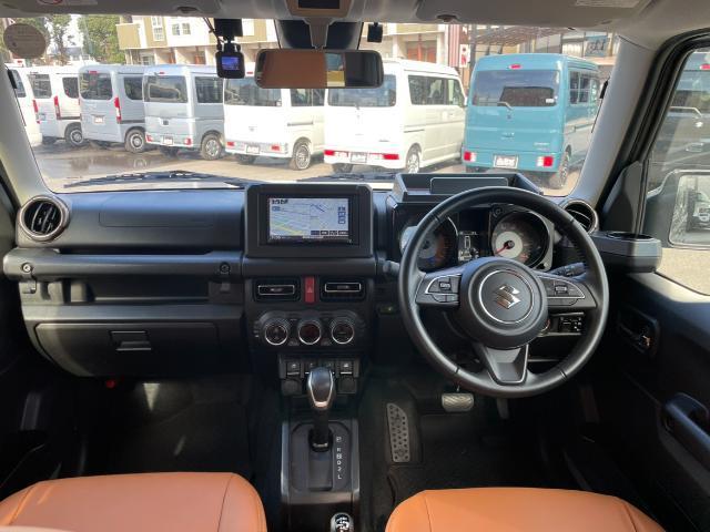 ジムニー ＸＣ　リフトアップ　社外ＡＷ　ブロックタイヤ　ルーフラック　シートカバー　筆記体エンブレム　ブルバー　ドラレコ　社外ナビ　ＣＤ／ＤＶＤ／ＢＴ／フルセグ（2枚目）