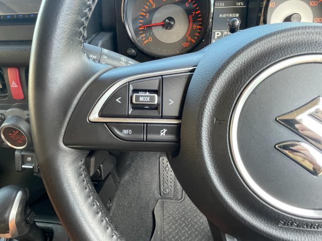 ジムニー ＸＣ　リフトアップ　社外ＡＷ　ブロックタイヤ　ルーフラック　シートカバー　筆記体エンブレム　ブルバー　ドラレコ　社外ナビ　ＣＤ／ＤＶＤ／ＢＴ／フルセグ（3枚目）