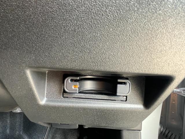 ジムニー ＸＣ　リフトアップ　社外ＡＷ　ブロックタイヤ　ルーフラック　シートカバー　筆記体エンブレム　ブルバー　ドラレコ　社外ナビ　ＣＤ／ＤＶＤ／ＢＴ／フルセグ（6枚目）