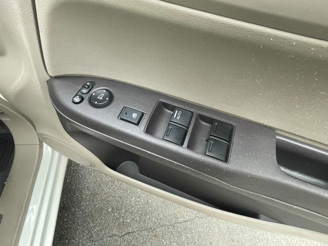 Ｎ－ＯＮＥ Ｇ　社外ナビ　ワンオーナー　ワンセグ／ラジオ　Ｂカメラ　純正フロアマット　ミラーヒーター　スタッドレスタイヤ積込　保証書　取扱説明書　スペアキー（5枚目）