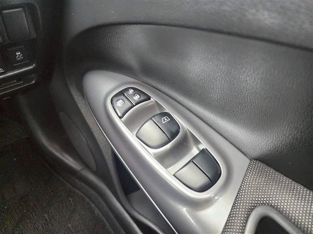 ジューク １６ＧＴ　ＦＯＵＲ　純正ナビＢＴ，ＣＤ，ＤＶＤ，ワンセグＴＶ　純正ドラレコ　バックカメラ　オートライト　オートダウンミラー　ＭＴモード付ＡＴ　オートエアコン　純正ＡＷ　ＥＴＣ（15枚目）