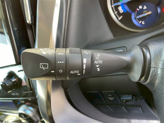 ヴェルファイアハイブリッド ＺＲ　純正１０インチナビ　Ｂｌｕｅｔｏｏｔｈ　バックカメラ　ＥＴＣ２．０　ドラレコ　オートブレーキホールド　シートメモリー　両側パワースライドドア　電動格納ミラー　フォグライト　純正エンジンスターター（16枚目）