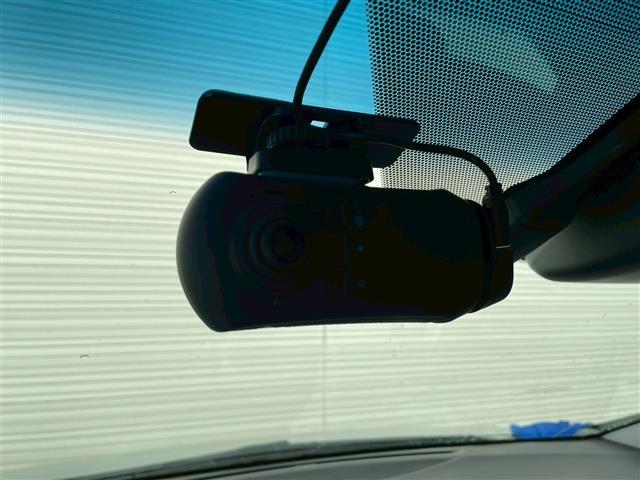 ヴェルファイアハイブリッド ＺＲ　純正１０インチナビ　Ｂｌｕｅｔｏｏｔｈ　バックカメラ　ＥＴＣ２．０　ドラレコ　オートブレーキホールド　シートメモリー　両側パワースライドドア　電動格納ミラー　フォグライト　純正エンジンスターター（19枚目）