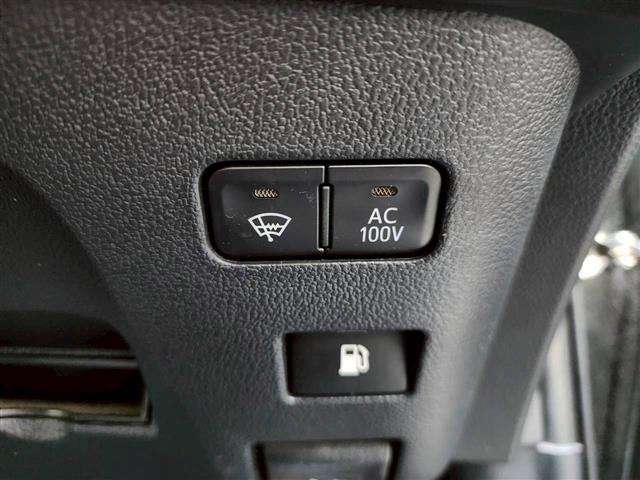 プリウス Ｓツーリングセレクション・ブラックエディション　フルエアロ　エンジンスターター　バックカメラ　ワイパーデアイサー　コーナーセンサー前後　純正ＡＷ　純正オーディオ　オートライト　オートハイビーム　シートヒーター　コーナーセンサー前後（14枚目）