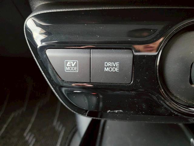 プリウス Ｓツーリングセレクション・ブラックエディション　フルエアロ　エンジンスターター　バックカメラ　ワイパーデアイサー　コーナーセンサー前後　純正ＡＷ　純正オーディオ　オートライト　オートハイビーム　シートヒーター　コーナーセンサー前後（15枚目）