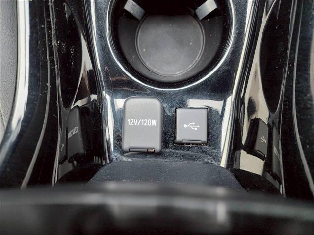 プリウス Ｓツーリングセレクション・ブラックエディション　フルエアロ　エンジンスターター　バックカメラ　ワイパーデアイサー　コーナーセンサー前後　純正ＡＷ　純正オーディオ　オートライト　オートハイビーム　シートヒーター　コーナーセンサー前後（21枚目）