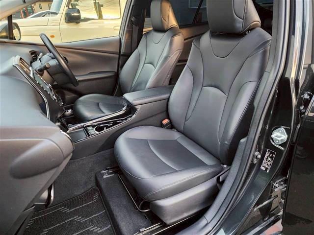 プリウス Ｓツーリングセレクション・ブラックエディション　フルエアロ　エンジンスターター　バックカメラ　ワイパーデアイサー　コーナーセンサー前後　純正ＡＷ　純正オーディオ　オートライト　オートハイビーム　シートヒーター　コーナーセンサー前後（25枚目）