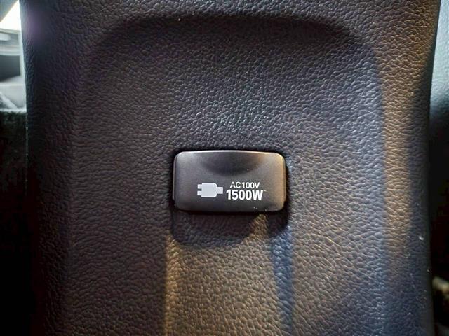 プリウス Ｓツーリングセレクション・ブラックエディション　フルエアロ　エンジンスターター　バックカメラ　ワイパーデアイサー　コーナーセンサー前後　純正ＡＷ　純正オーディオ　オートライト　オートハイビーム　シートヒーター　コーナーセンサー前後（31枚目）